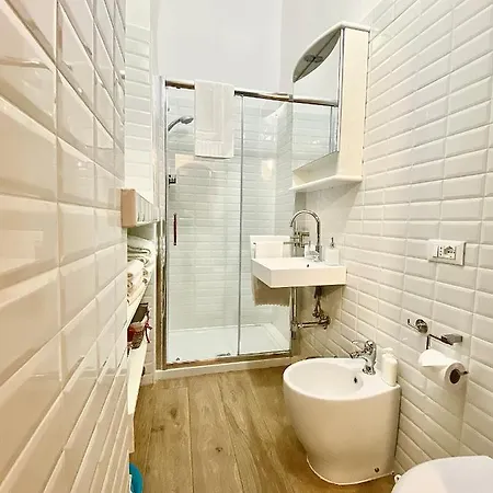 Exquisitely Renovated And Centrally Located With Free Parking * טורינו