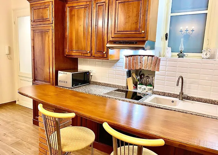 Apartment Exquisitely Renovated And Centrally Located With Free Parking Turin