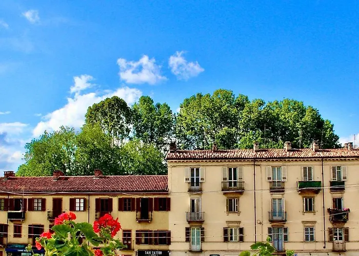 Exquisitely Renovated And Centrally Located With Free Parking Apartment Turin