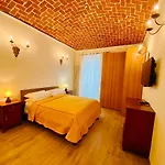 Appartamento Exquisitely Renovated And Centrally Located With Free Parking *