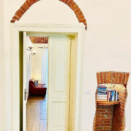 Exquisitely Renovated And Centrally Located With Free Parking Apartment Turin